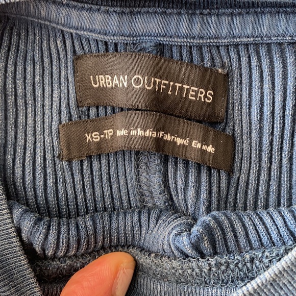 Urban Outfitters Crop Top - Picture 2 of 2